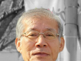 그가 소생하기를 기도합니다