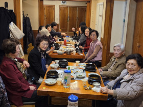 “오래 오래 건강하게 저희들을 이끌어 주세요”
