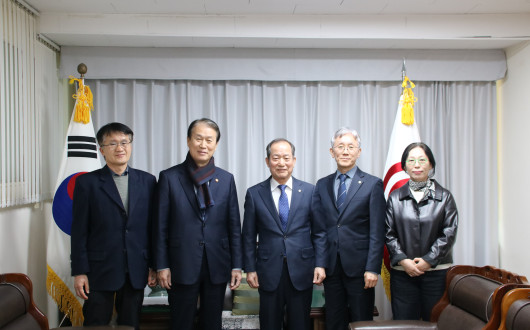 박인준 교령, 권오을 보훈부 장관 접견